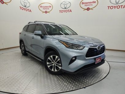 Used 2023 Toyota Highlander XLE