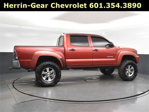 Used 2012 Toyota Tacoma PreRunner image 8
