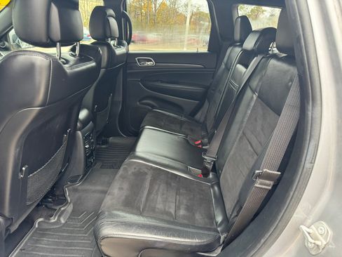 Used 2018 Jeep Grand Cherokee Altitude image 10