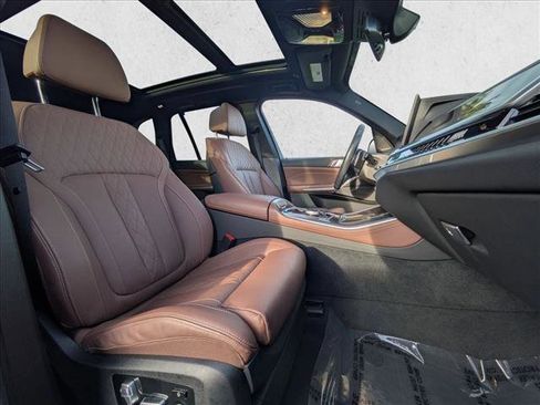 Used 2024 BMW X5 M60i image 23