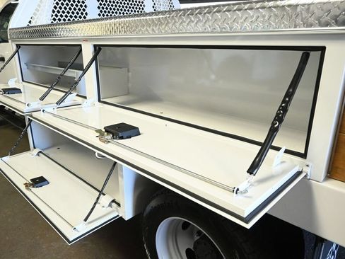 New 2026 Ford F550 4x4 Supercab Super Duty image 24