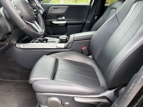 Used 2022 Mercedes-Benz GLB 250 image 17