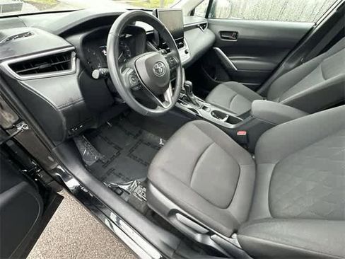 Used 2023 Toyota Corolla Cross LE image 16