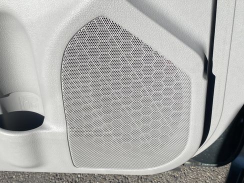 Used 2014 Toyota Camry L image 29