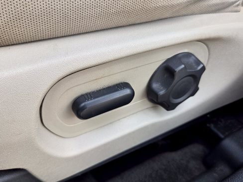 Used 2013 Ford Explorer FWD image 10