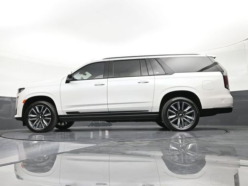 Certified 2024 Cadillac Escalade ESV Sport Platinum w/ Heavy-Duty Trailer Package AWD/4WD image 21