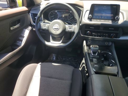 Used 2023 Nissan Rogue SV FWD image 14