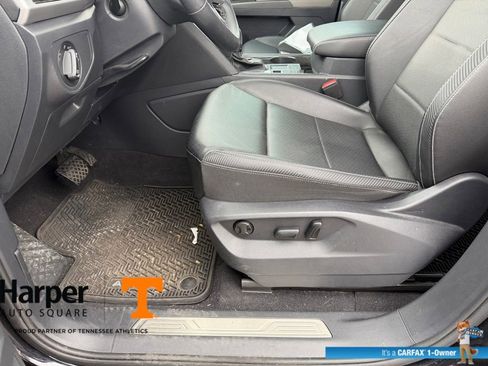 Used 2023 Volkswagen Atlas Cross Sport SE w/ Black Wheel Package image 13