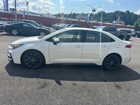 Used 2025 Toyota Corolla SE FWD image 8