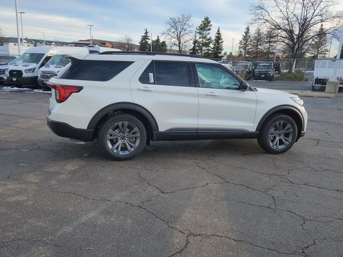 New 2026 Ford Explorer Active image 13