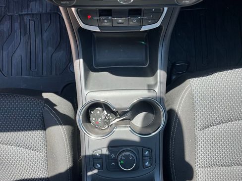 Used 2024 GMC Terrain SLE w/ Driver Convenience Package AWD/4WD image 27