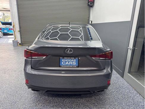 Used 2017 Lexus IS 200t F Sport w/ F Sport Package RWD image 4