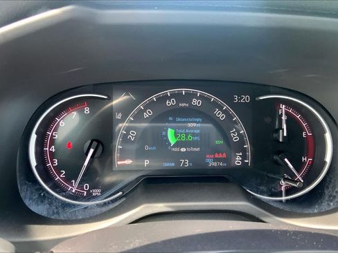 Used 2025 Toyota RAV4 XLE FWD image 25