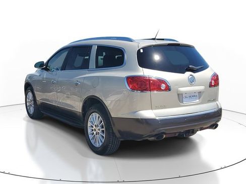 Used 2011 Buick Enclave CXL FWD image 3