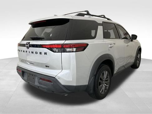 Used 2022 Nissan Pathfinder SV w/ SV Black Package FWD image 5