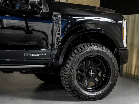 Used 2025 Ford F250 Platinum AWD/4WD image 8