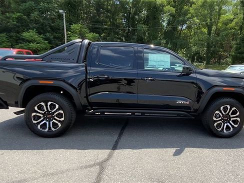 New 2025 GMC Canyon AT4 w/ Nightfall Edition image 10