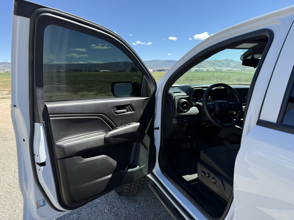Used 2024 Chevrolet Colorado Trail Boss w/ Technology Package AWD/4WD image 14