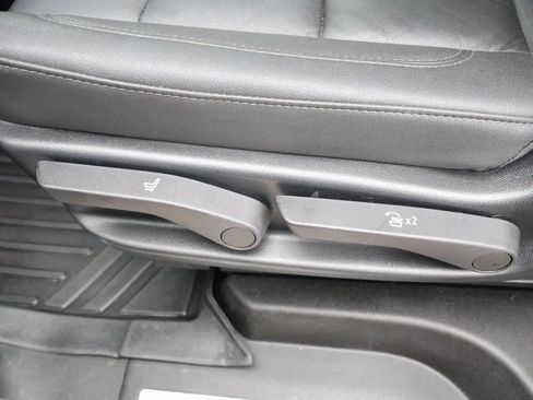 Used 2022 Chevrolet Tahoe Z71 w/ Luxury Package image 28