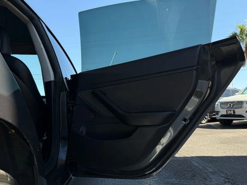 Used 2019 Tesla Model 3 Long Range image 31