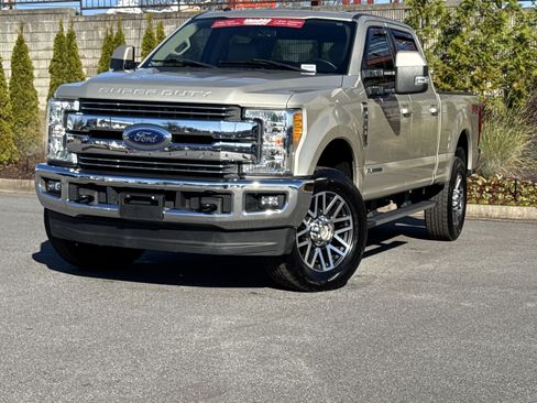 Used 2017 Ford F250 Lariat w/ FX4 Off-Road Package image 5