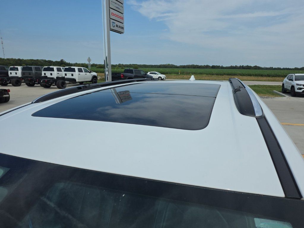 Used 2019 Chrysler Pacifica Limited FWD image 7
