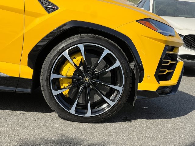 Used 2020 Lamborghini Urus AWD/4WD image 44