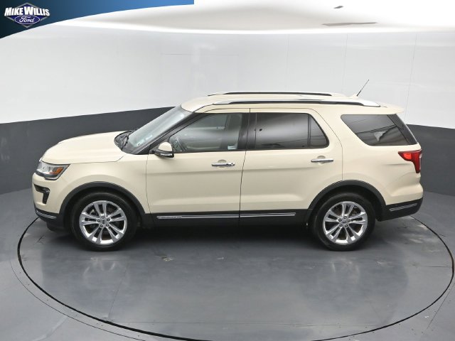 Used 2018 Ford Explorer Limited w/ Equipment Group 301A FWD image 12