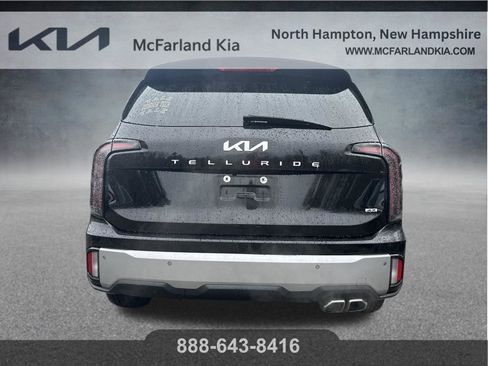 Used 2023 Kia Telluride EX w/ EX Captain's Chair Package image 5
