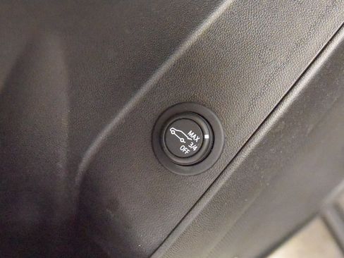 Used 2022 Chevrolet Equinox RS w/ RS Leather Package image 19