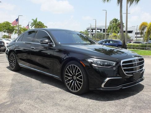 Used 2021 Mercedes-Benz S 580 4MATIC Sedan image 2