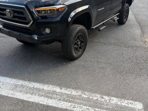 Used 2021 Toyota Tacoma SR5 w/ Technology Package AWD/4WD image 1