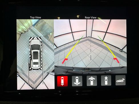 Used 2025 Chrysler Pacifica Pinnacle image 31