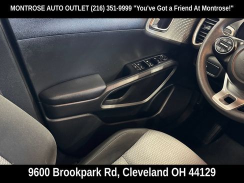 Used 2024 Kia Soul LX w/ Option Group 015 FWD image 39