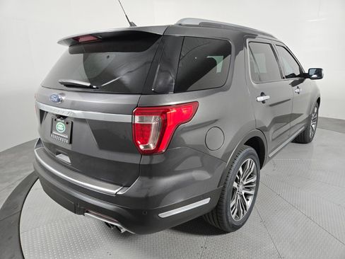 Used 2018 Ford Explorer Platinum AWD/4WD image 2