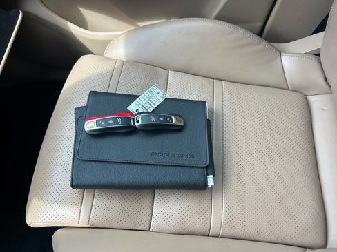 Used 2019 Porsche Cayenne image 24