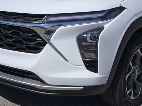 New 2026 Chevrolet Trax LT w/ Driver Confidence Package FWD image 6