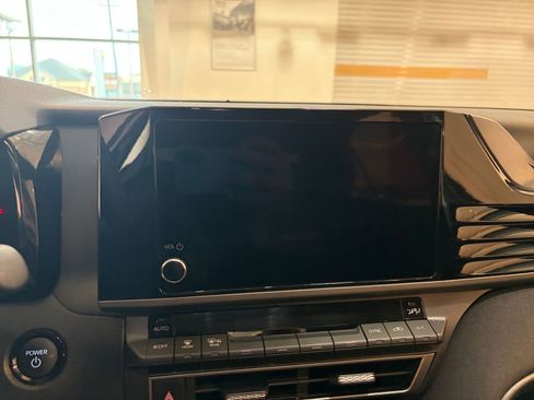 Used 2025 Toyota Camry LE image 18