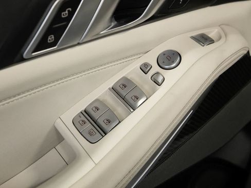 Used 2024 BMW X7 M60i w/ Climate Comfort Package AWD/4WD image 19