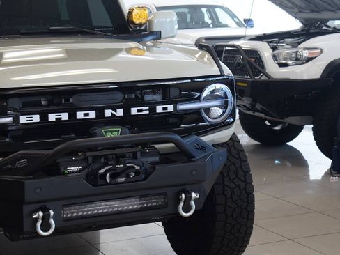 Used 2025 Ford Bronco Outer Banks AWD/4WD image 9
