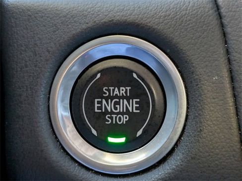 Used 2023 GMC Yukon SLT image 33