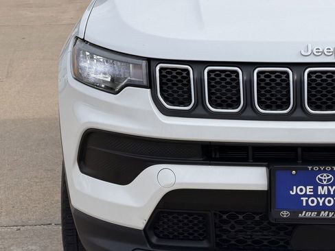 Used 2023 Jeep Compass Sport AWD/4WD image 5