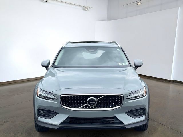 Certified 2024 Volvo V60 B5 Cross Country Plus w/ Climate Package AWD/4WD image 2