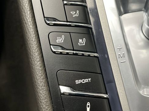 Used 2016 Porsche Panamera 4 Edition image 22