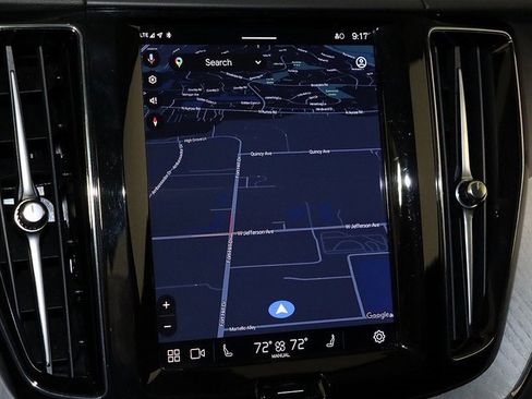 Used 2025 Volvo XC60 B5 Plus image 18