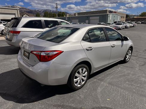 Used 2015 Toyota Corolla LE image 3