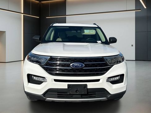 Used 2020 Ford Explorer XLT w/ Equipment Group 202A RWD image 9
