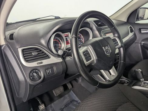 Used 2020 Dodge Journey SE w/ SE Popular Equipment Group FWD image 10