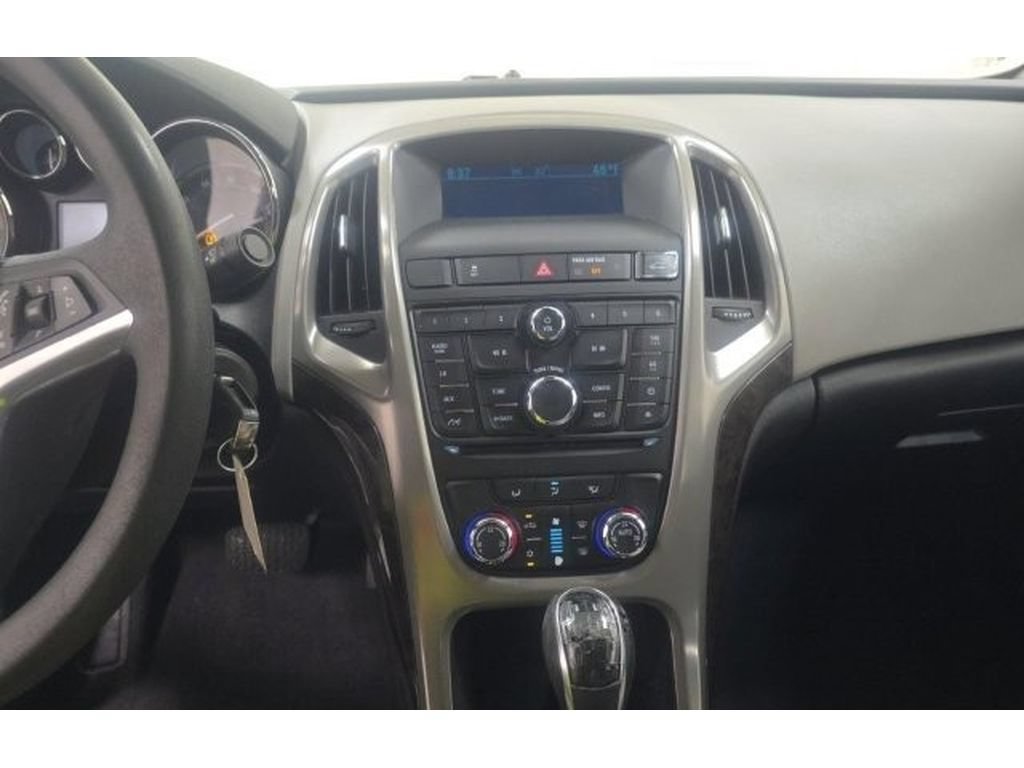 Used 2017 Buick Verano FWD image 9