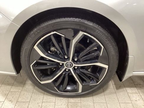 Used 2024 Nissan Altima 2.5 SR w/ SR Premium Package image 20